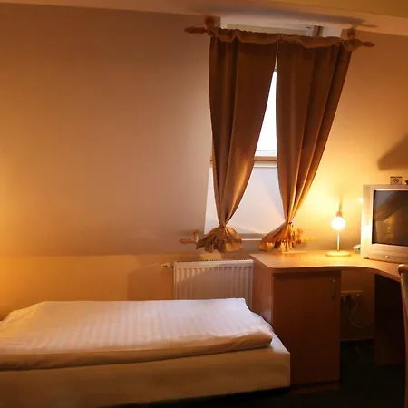 泰勒德姆酒店 3*