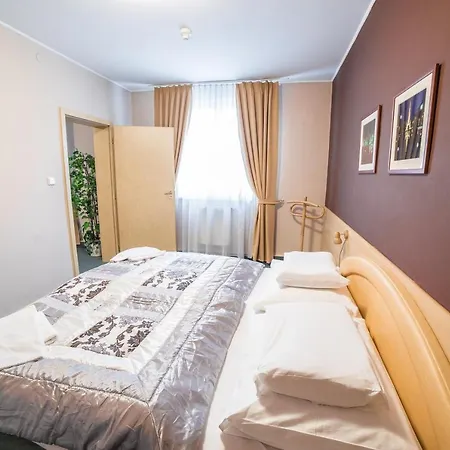 酒店 泰勒德姆酒店 3*